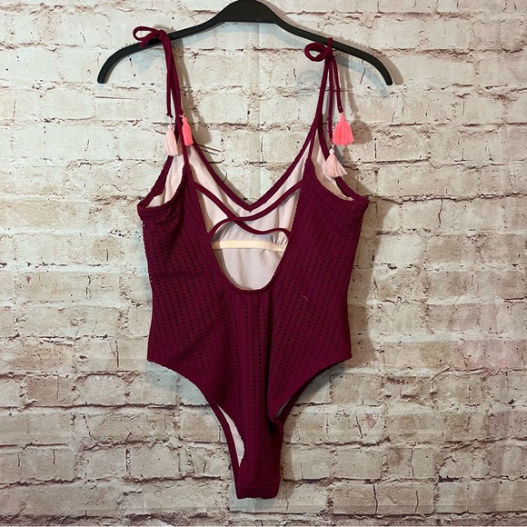 Xhilaration Maroon knit bathing suit size medium - Picture 2 of 7